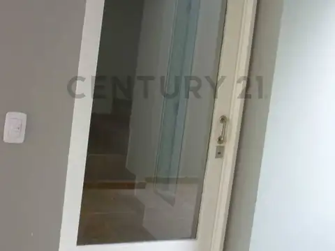 32 Entre 1 y 115 200, Piso 2