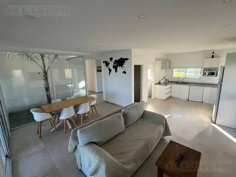 Casa en Alquiler en San Sebastian, USD 1.280