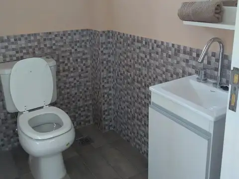 Casa en Alquiler con 1 cochera