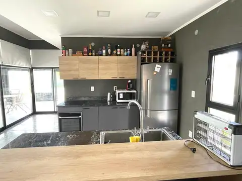 Casa 4 ambientes con 1 baño