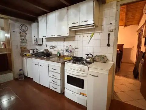 Casa 4 ambientes con 2 baños