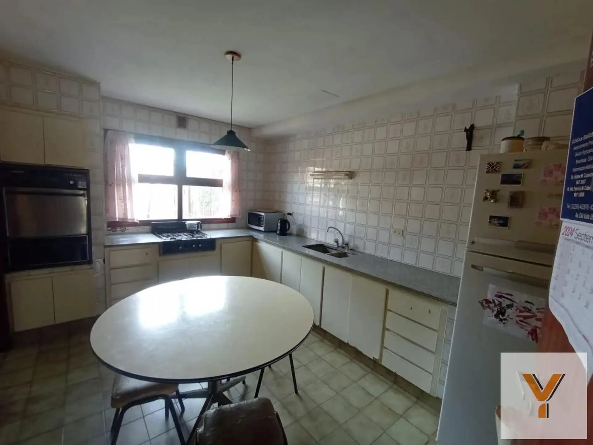 Casa 4 dorm, 180 m² con patio, parrilla y pileta — 2 plantas, cochera