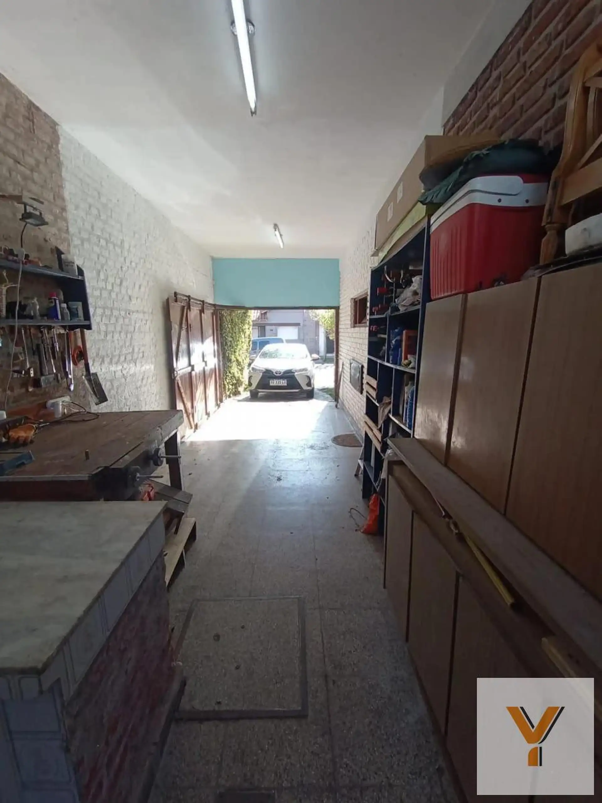Casa 4 dorm, 180 m² con patio, parrilla y pileta — 2 plantas, cochera
