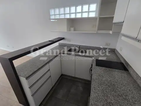 Departamento en Alquiler en Parque Patricios, $ 600.000