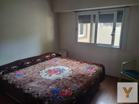 Casa en venta - 4 dormitorios 3 baños patio terraza  - 265mts2 - Pompeya
