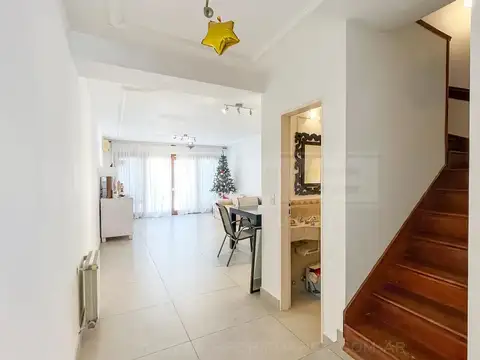 Yapeyu  al 1400 entre Castro Barros y Pringles