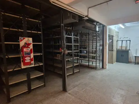 Galpón - depósito de 1118 m2 en Parque Patricios - VENTA
