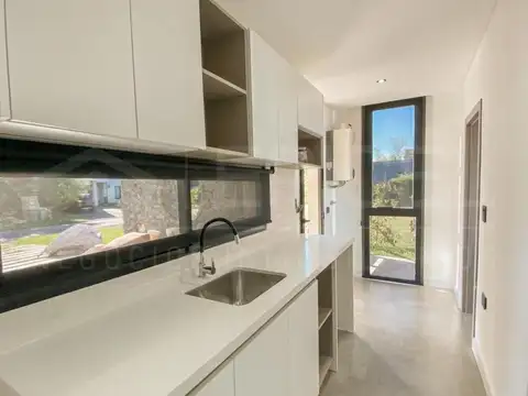 Casa en Alquiler en Los Naranjos, USD 2.600