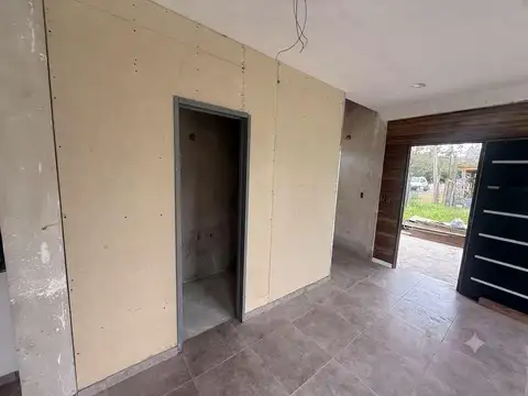 Casa 2 ambientes con 1 baño