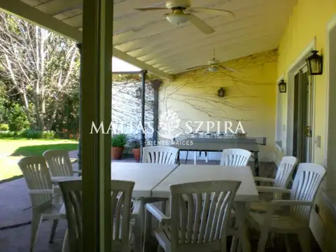 Casa en Venta con 4 cocheras