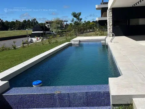 Casa premiun en venta a estrenar con amarra al rio Yacht Nordelta