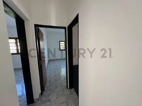 SE VENDE CASA 3 DORMITORIOS Y GRAN PATIO SANTA ISABEL 1°