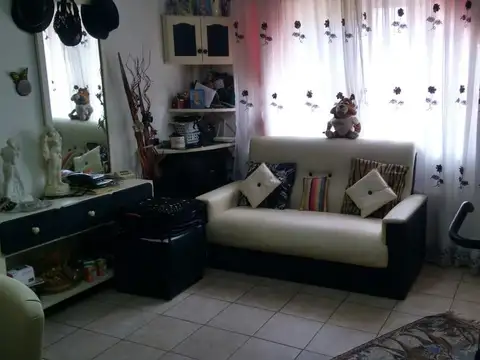 Departamento en Venta en Villa Dominico, USD 48.000