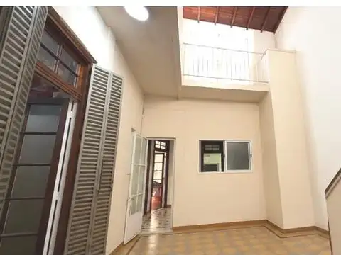 Depto Tipo Casa 5 ambientes con 2 baños