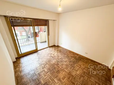 Departamento en venta, Belgrano C, 4 ambientes patio balcón
