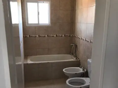 DUPLEX EN INMEJORABLE UBICACION 