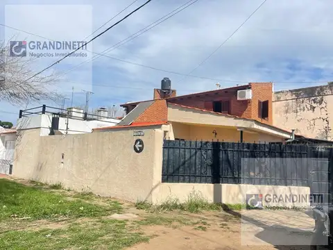 Navarro esq Gonzalez del Solar