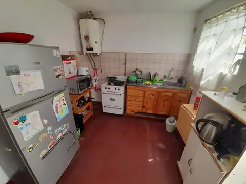 Casa 7 ambientes con 4 baños