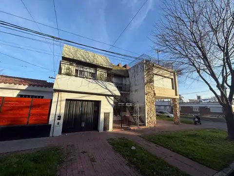 Casa en venta en Alberdi de 2 dormitorios con patio