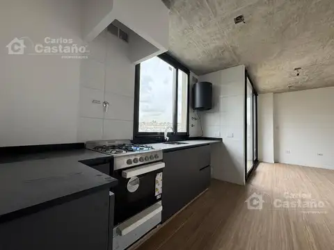 Exc. Semipiso de 1 Amb. al Contrafrente, Divisible con Balcón