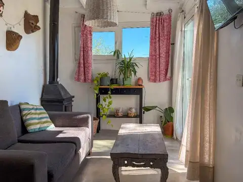 CASA BARRIO DOCENTE - ALVARADO Y LAS AMAPOLAS