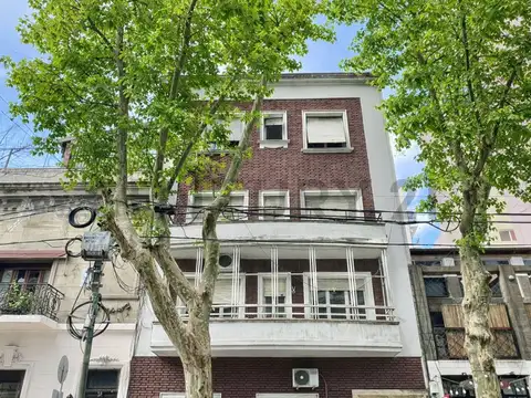 Depto 3 ambientes luminoso en Palermo.