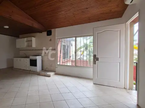 Depto Tipo Casa 4 ambientes con 2 baños