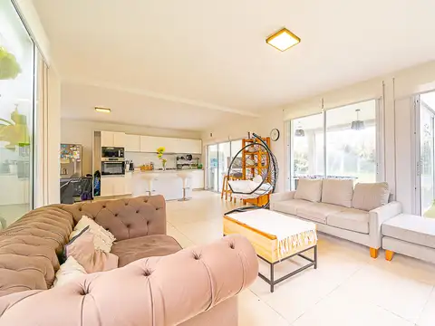 Casa 6 ambientes con 3 baños