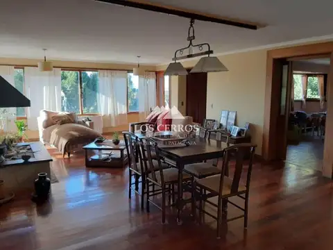 Casa 6 ambientes con 4 baños
