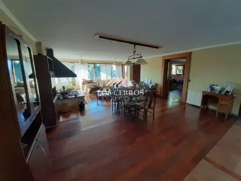 Casa en Venta con 5 cocheras