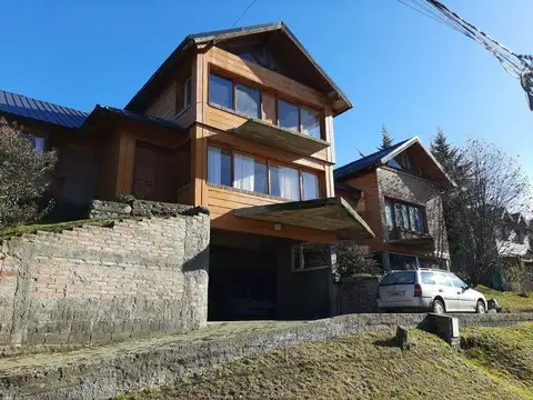Casa en Venta en Bariloche – 6 amb. - Vista al lago