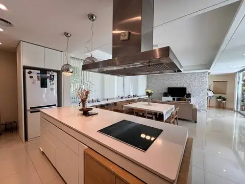 137 entre 90 y 96 Fincas de Duggan 100