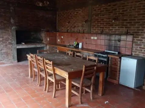Campo con mejoras en venta, Marcos Paz.