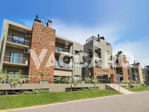 Casa en Alquiler con 2 cocheras