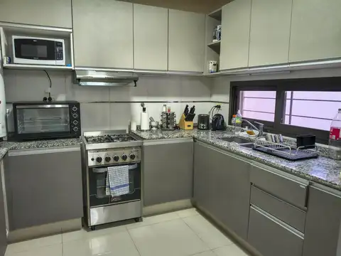 Departamento 4 ambientes con 2 baños