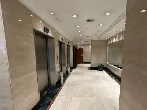 Oficina en Alquiler con 1 cochera