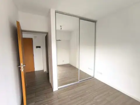 VENTA DEPARTAMENTO 2 AMBIENTES, CON BALCON