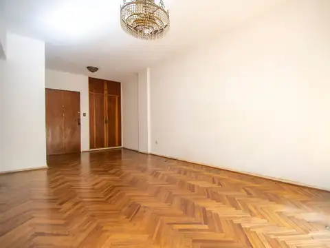 Departamento en Venta en Parque Chacabuco, USD 185.000