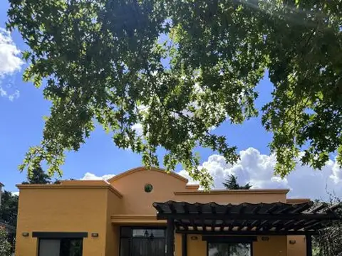 Venta CASA 2 DORMITORIOS "CAMPOS DE ESTHER"