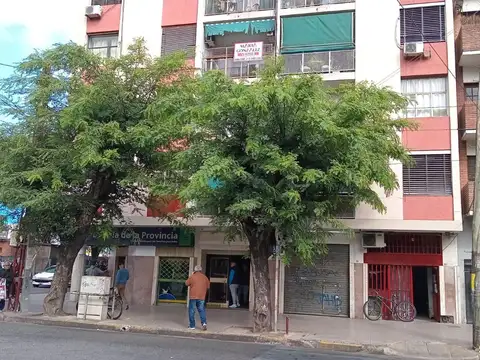 ramos mejia norte cuatro ambientes frente a la plaza