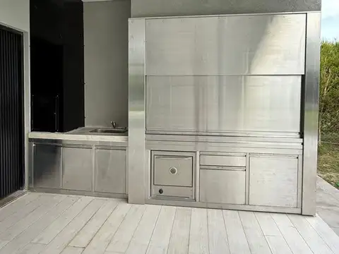 Casa en Venta al rio en Barrio Náutico San Juan