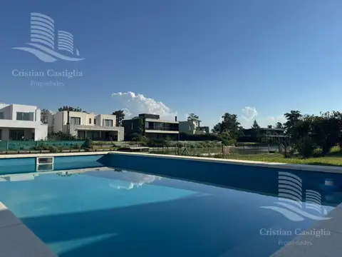 Venta - Casa 6/Seis Ambientes, a la laguna, Balcón, Jardín - Laguna Grande, Villanueva