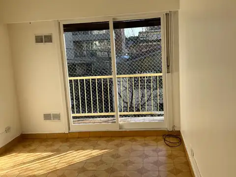 Departamento dos amb, a pasos de estación y centro comercial de Ramos Mejía