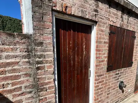 PH en Villa Luzuriaga a Refaccionar Ideal Primera Vivienda o Inversion