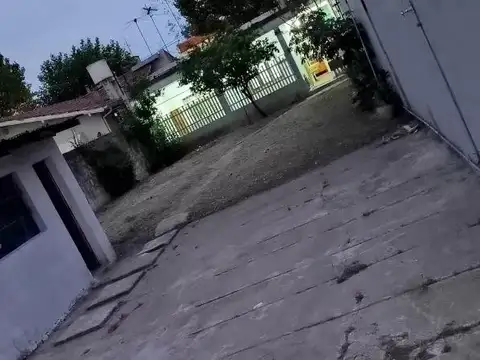 CASA 3 AMBIENTES CON PARQUE EN VENTA EN SAN ANTONIO DE PADUA