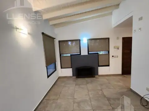 Casa 4 ambientes semiamoblada con piscina en alquiler - Barrio Estancia San Juan Pereyra de Iraola