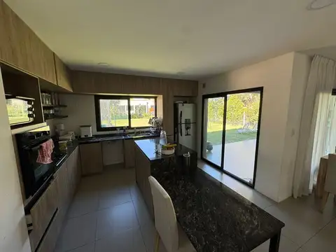 Venta de casa en Santa Emilia Pilar del Este!