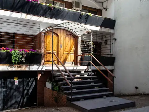 Venta Duplex con jardin parrilla cochera NUÑEZ