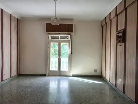 Depto Tipo Casa en Venta en Versalles, USD 159.000