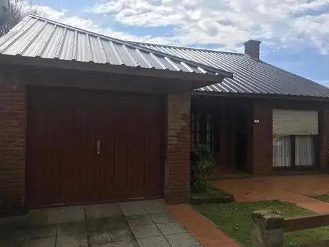Casa Chalet  en Venta en Santa Clara del Mar, Costa Atlántica, Buenos Aires